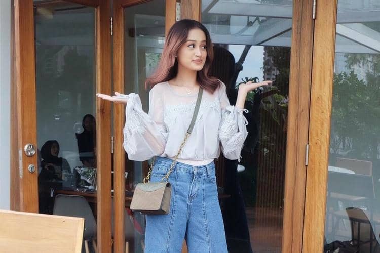 Instagram.com/@nadyaaqilla