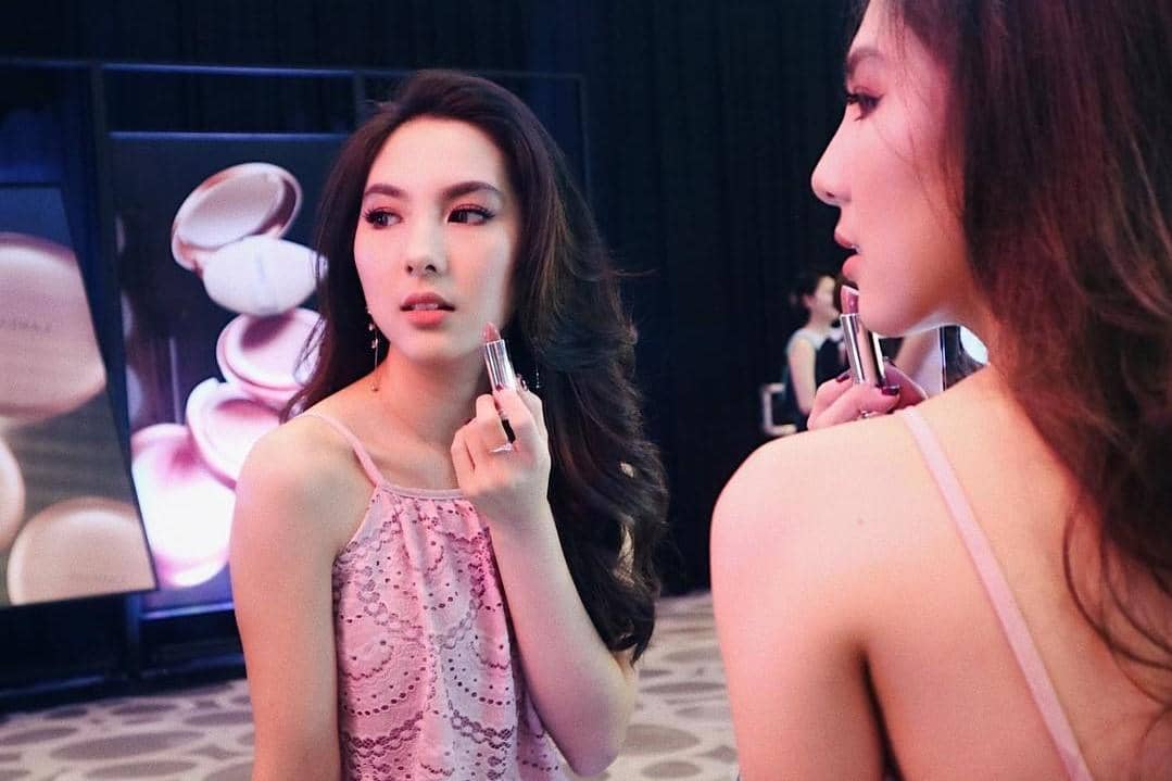 Instagram.com/deviennaaa