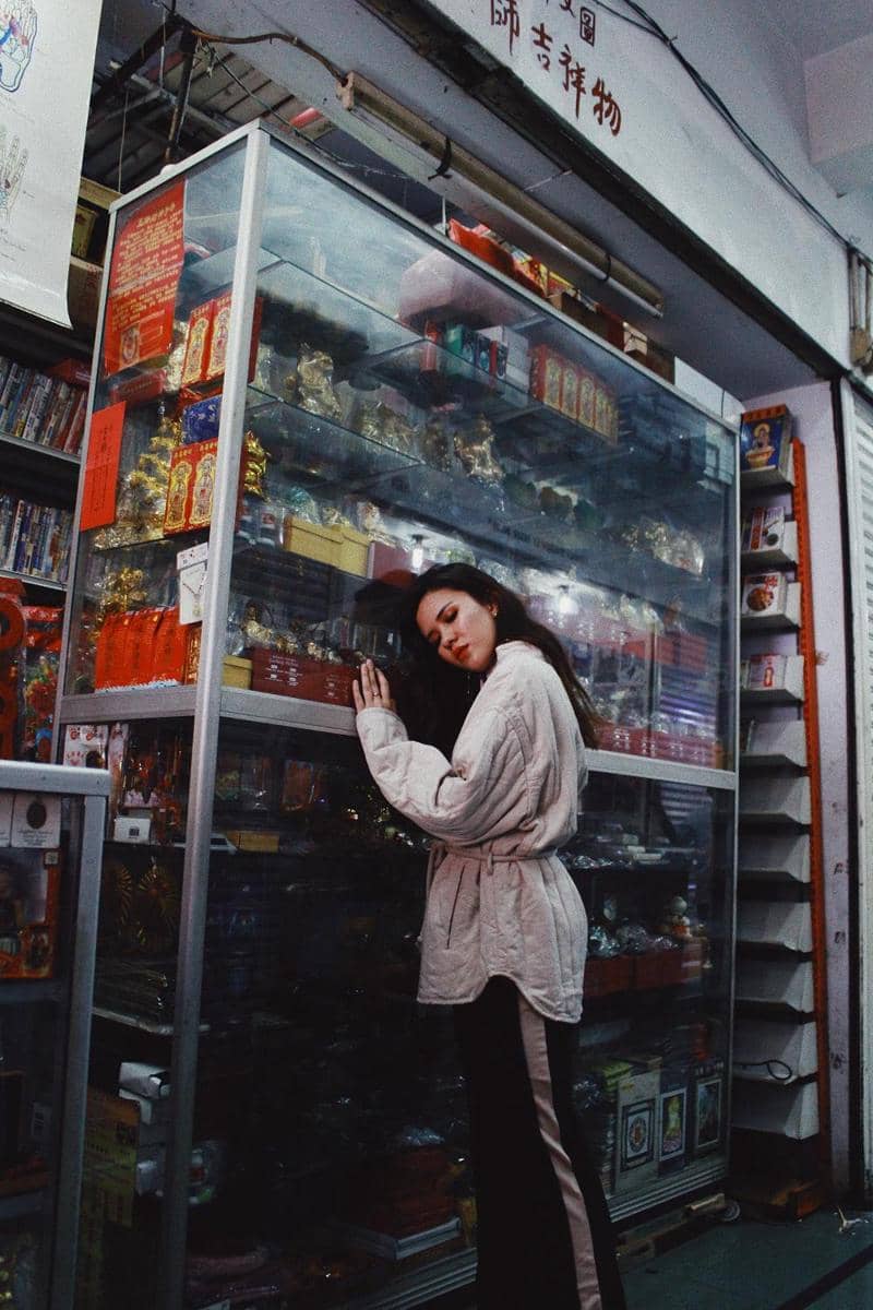 Photographer: Michael Richards, Stylist: Lindyra Cesara, Makeup Artist: Kay Mori, Outfits & Accessories: H&M