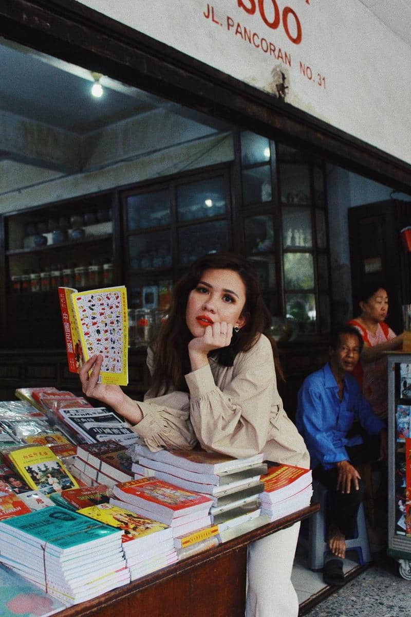 Photographer: Michael Richards, Stylist: Lindyra Cesara, Makeup Artist: Kay Mori, Outfits & Accessories: H&M