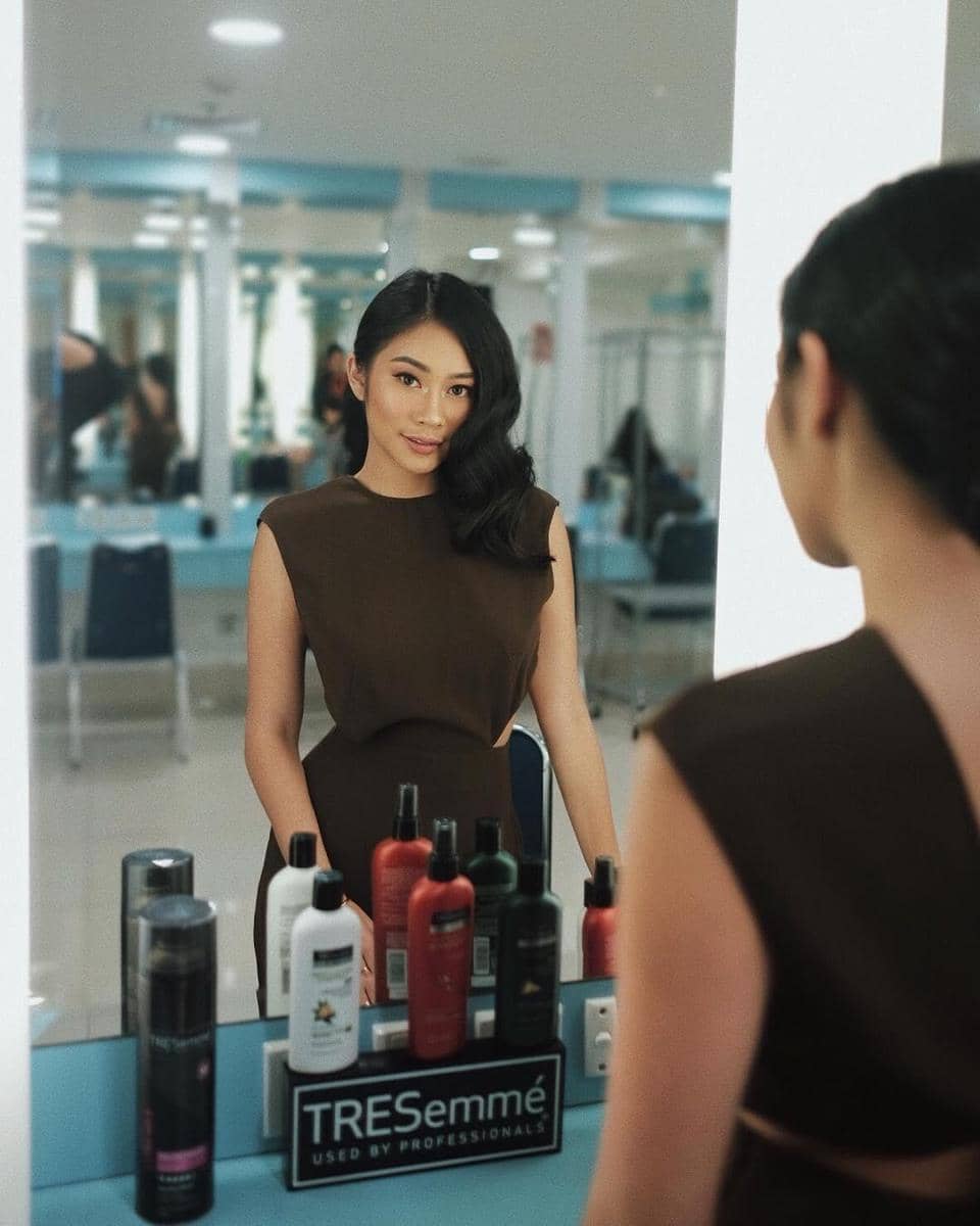 Instagram.com/ClaudiaNovira