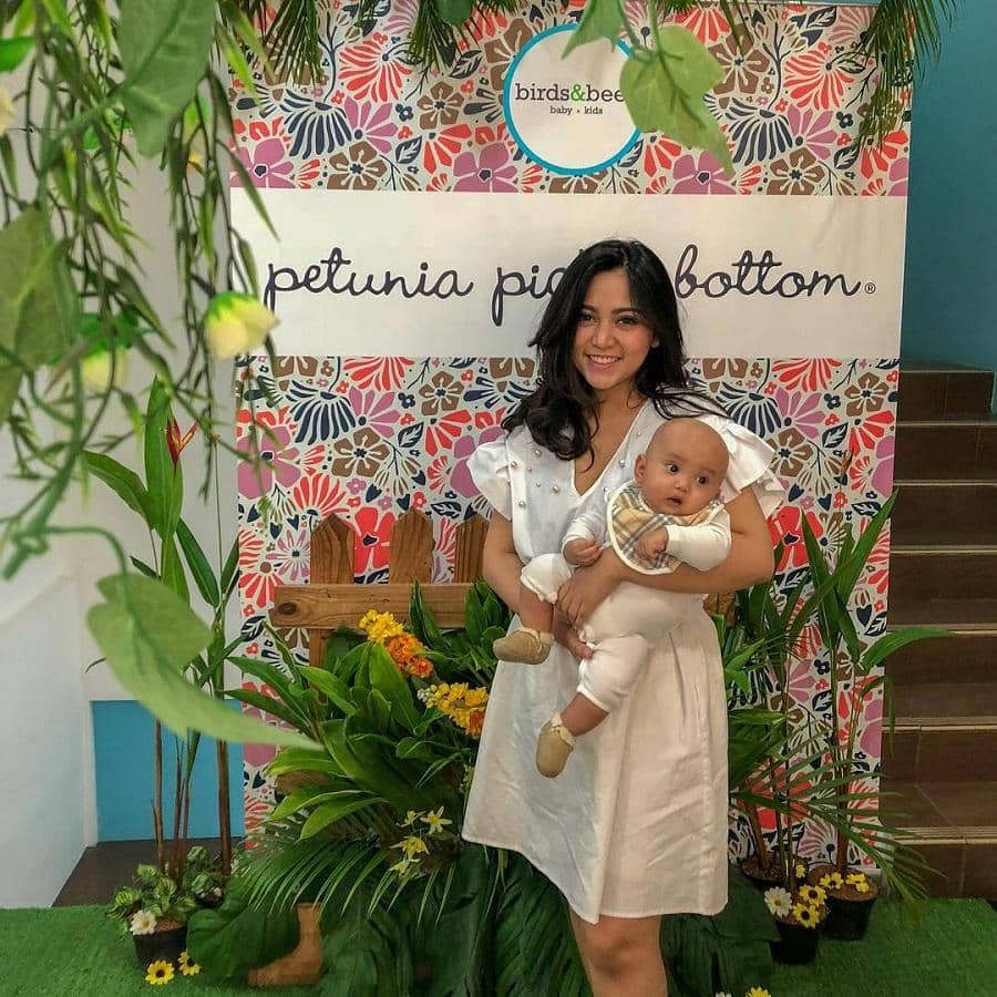 Instagram.com/rachelvennya