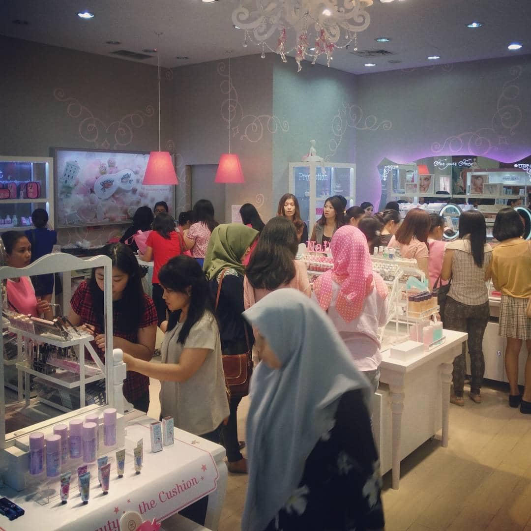 Instagram.com/indonesia_etudehouse
