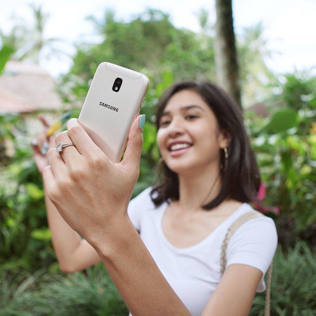 twitter.com/samsung_id