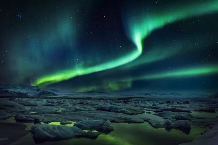 Seperti di Film, Ini 6 Spot Terbaik Menikmati Aurora