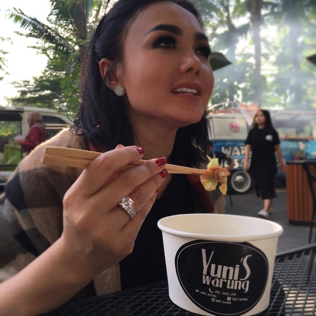 instagram.com/yunis_warung