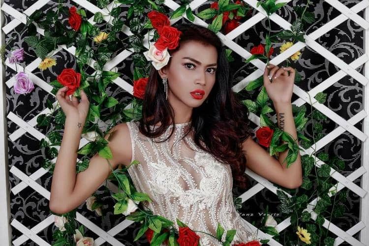 Instagram.com/@dindasyarif/@vanzversie