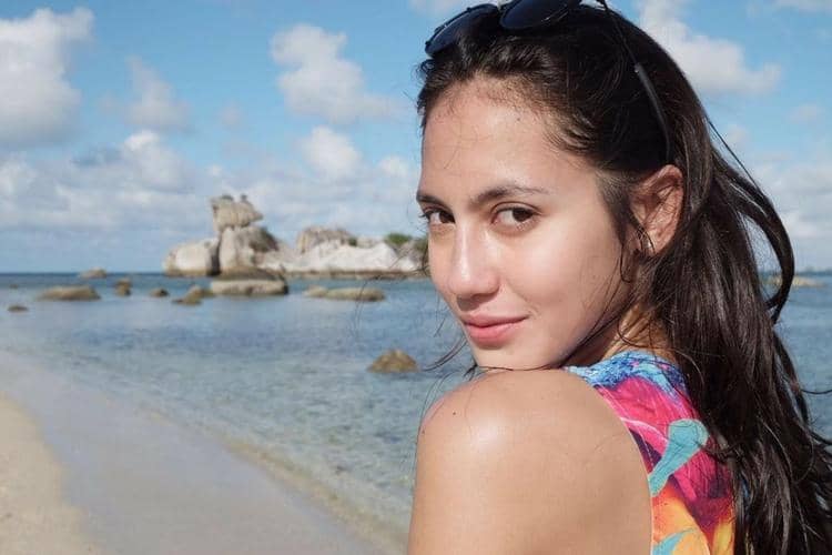 Instagram.com/@pevpearce