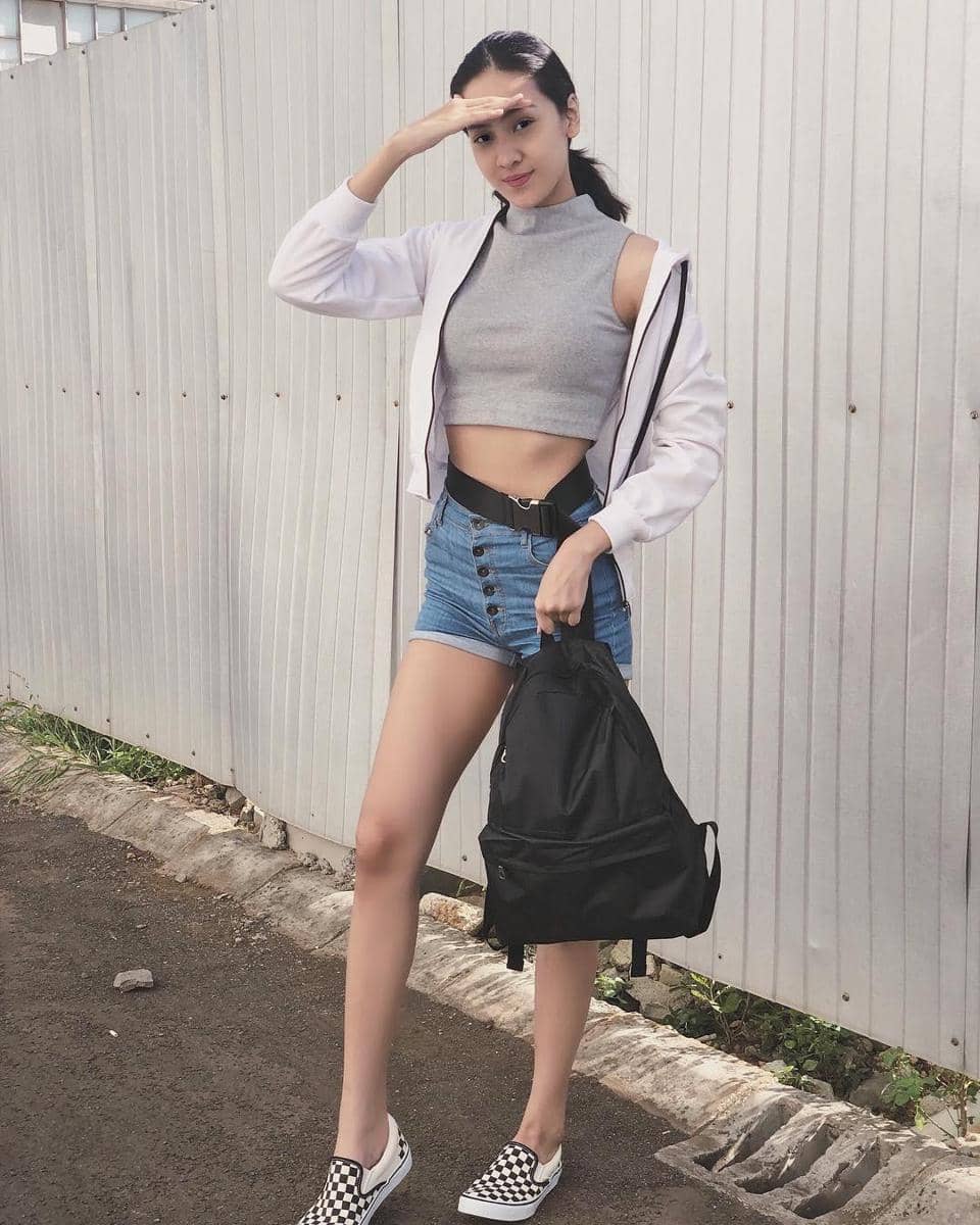 Instagram.com/Anya Geraldine