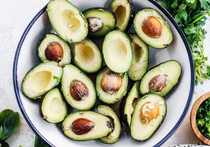 thecollegehousewife.com