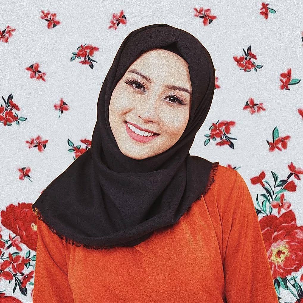 Instagram.com/Awkarin