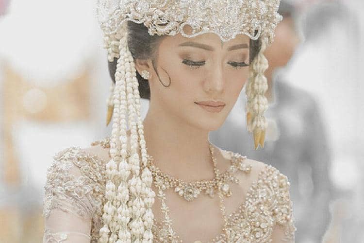 Instagram.com/@langkahbylinalee