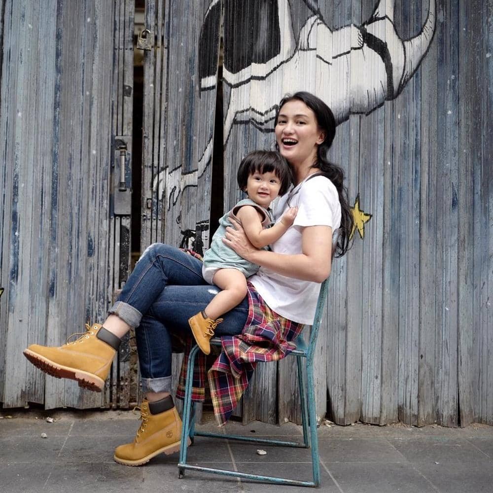 Instagram.com/atiqahhasiholan, jozz_felix