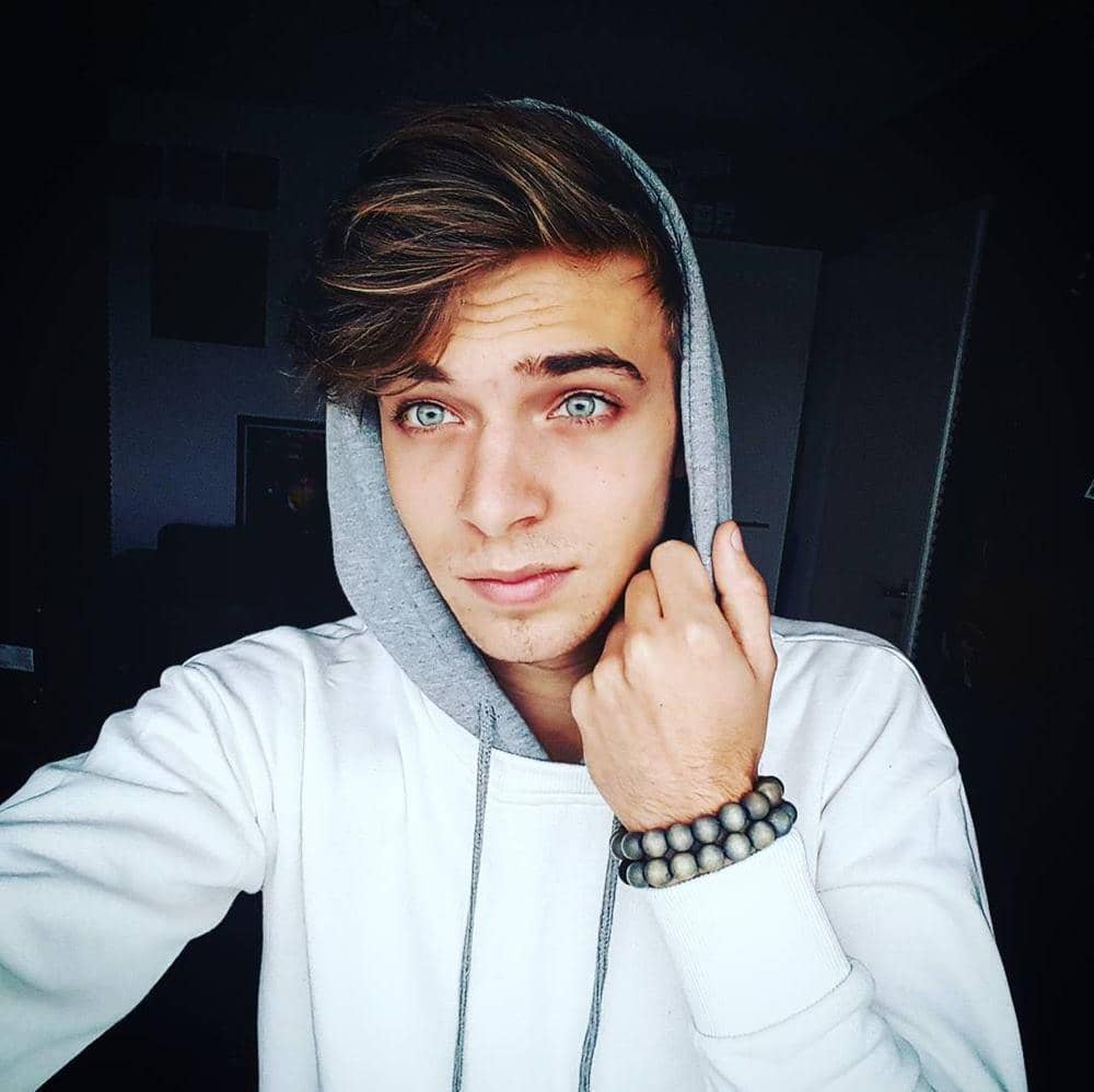 Instagram.com/boyroeles