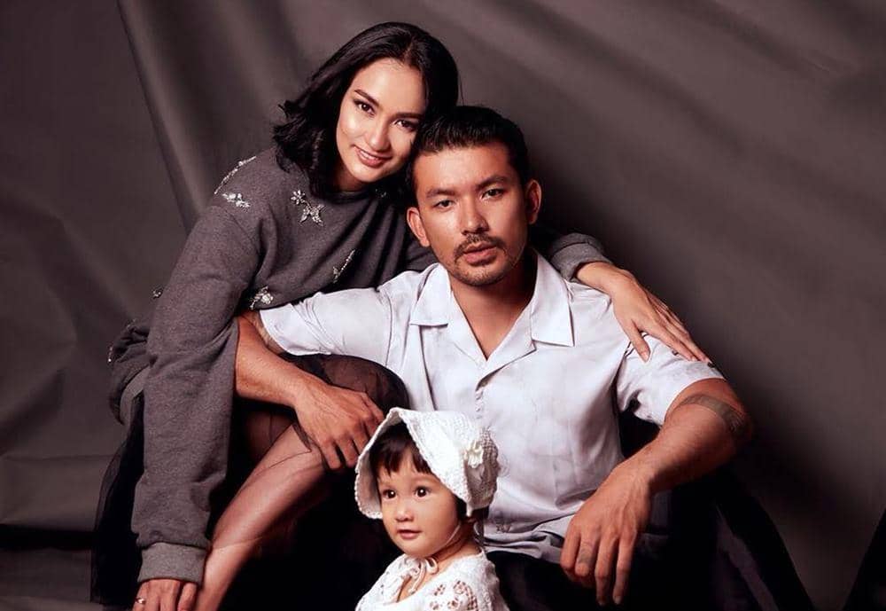 Instagram.com/atiqahhasiholan, Mario Photographie