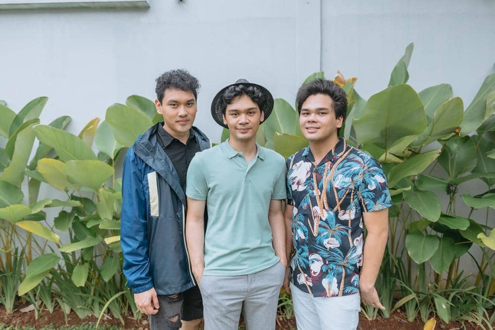 Photographer: Ismail Ibnu Pasha, Stylist: Lindyra Cesara, Makeup Artist: Kay Mori, Outfits and Accessories: H&M, Location: Gordi HQ