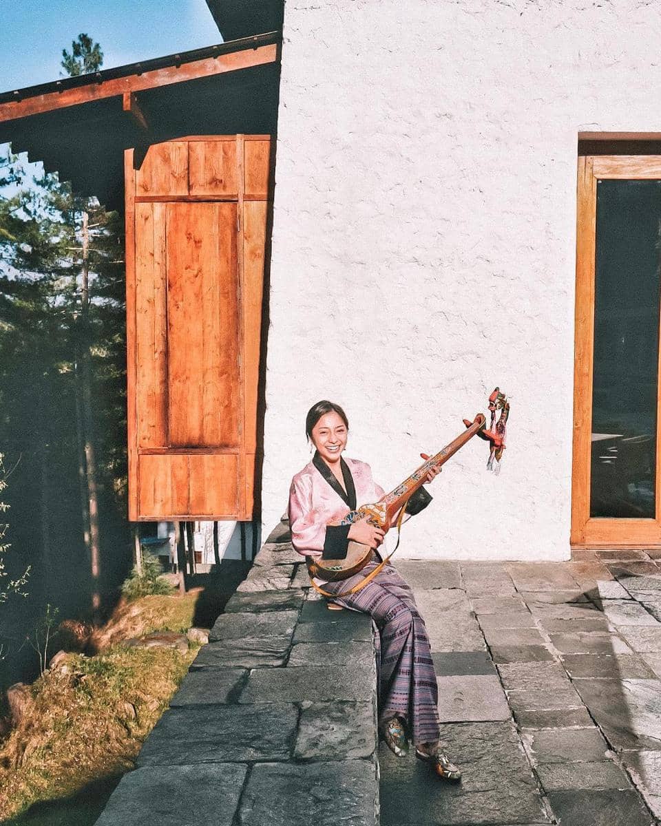 instagram.com/nikitawillyofficial94