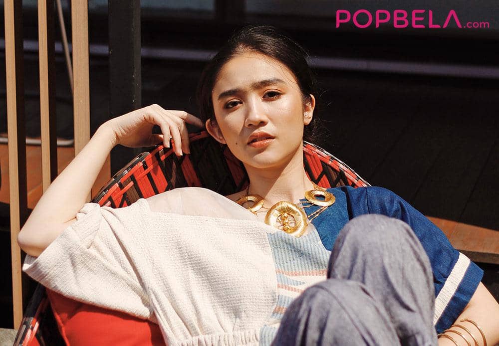 Photographer: Ivan Varth, Stylist: Lindyra Cesara, Makeup Artist: Kay Mori, Outfits: Imaji Studio, Accessories: Alenka & Margo, Location: OnThree, Senopati