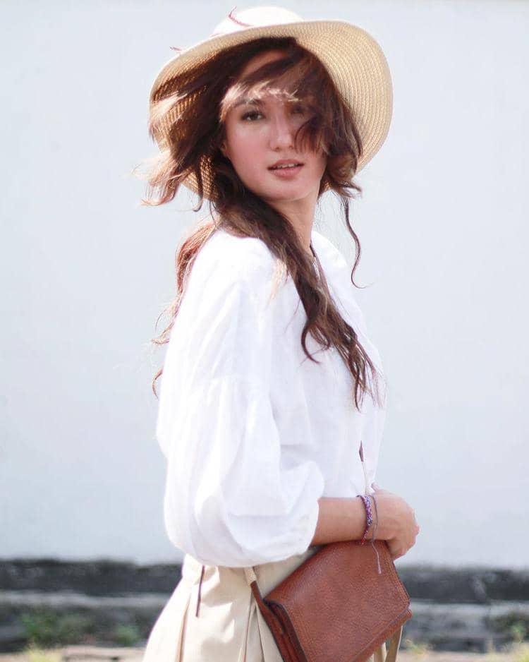 Instagram.com/nadinelist