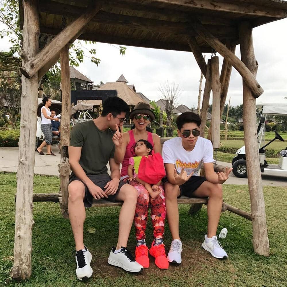 Instagram.com/vaniaathabina24