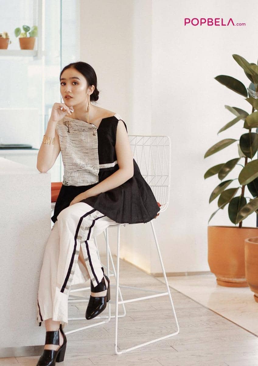 Photographer: Ivan Varth, Stylist: Lindyra Cesara, Makeup Artist: Kay Mori, Outfits: Imaji Studio -Accessories: Alenka & Margo, Location: OnThree, Senopati