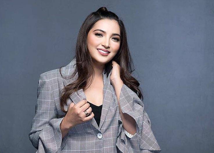 7 Selebritas yang Royal Kepada Asisten Rumah Tangga Mereka