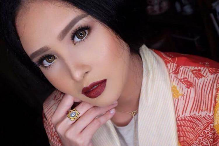 Instagram.com/@ayushita