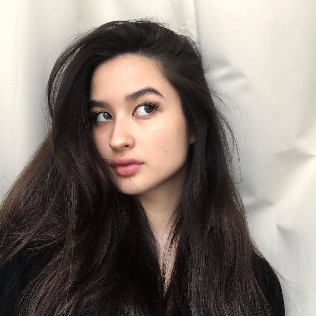 Instagram.com/Stephaniepoetri