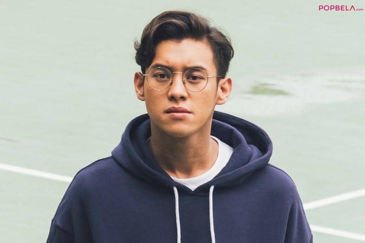 Photographer: Refa Adiredja, Fashion Editor: Michael Richards, MUA: Jilly Loren, Outfits: The Hundreds, Champion, Nudie Jeans Co, Sunglasses: Raito