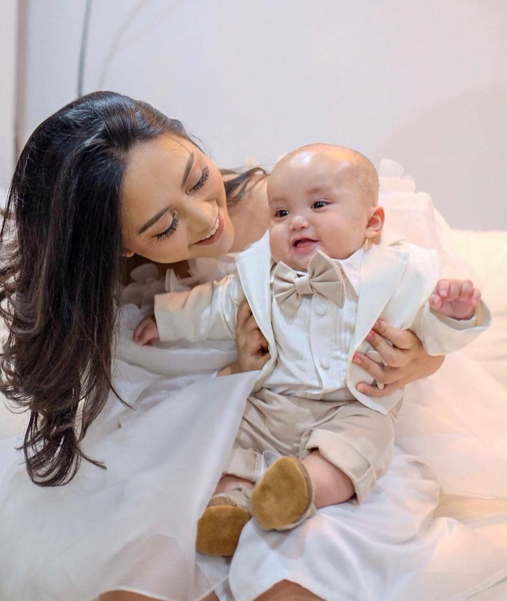 Instagram.com/rachelvennya