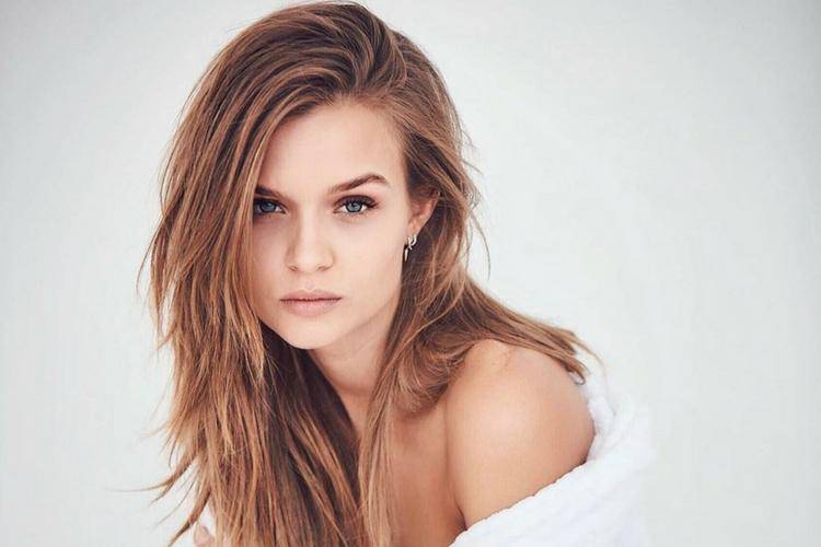 Ini Rahasia Kulit Mulus dan Bercahaya a la Josephine Skriver