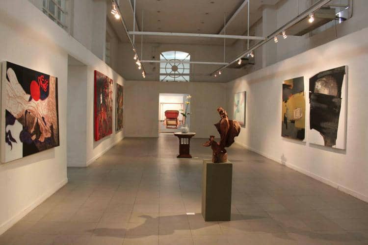 outoftheboxindonesia.wordpress.com