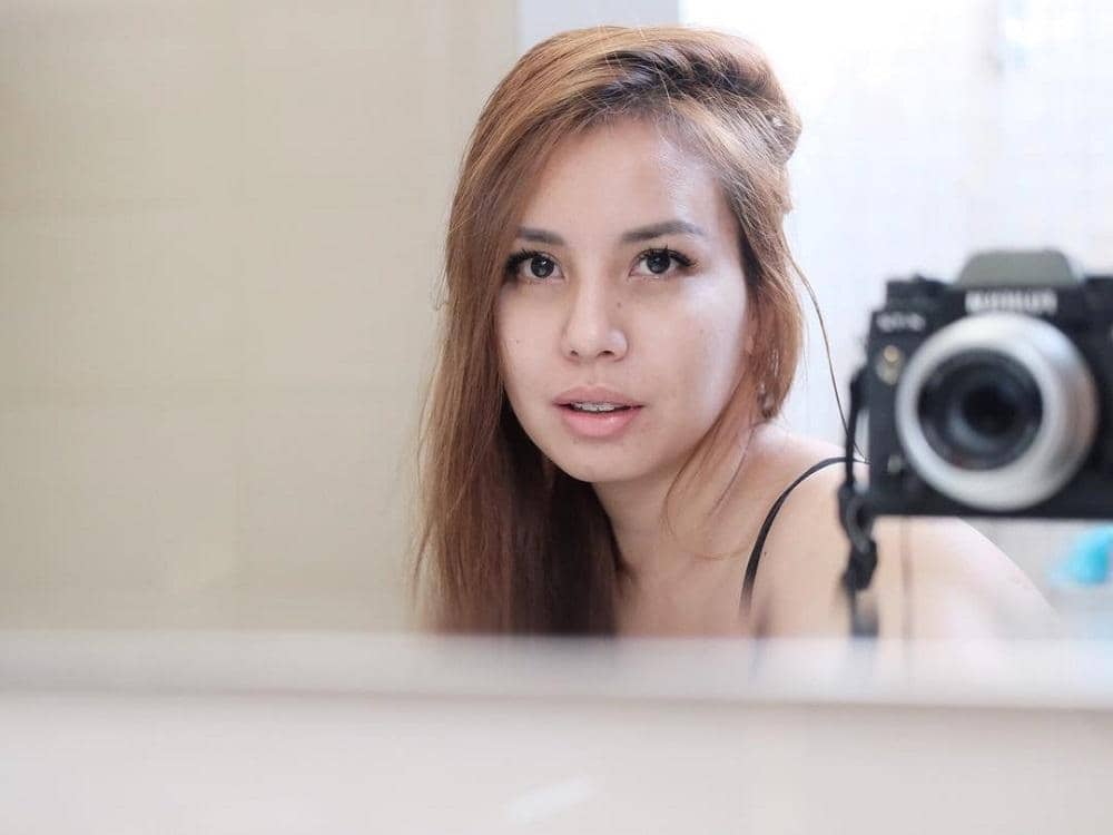 instagram.com/tya_ariestya