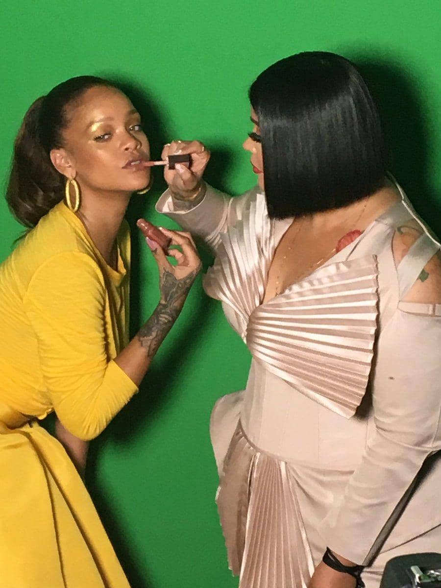 instagram.com/priscillaono