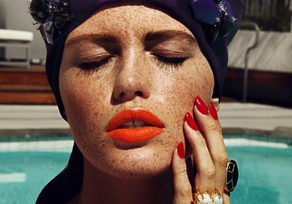 5 Tips Makeup Nggak Cepat Luntur Meski Berkeringat