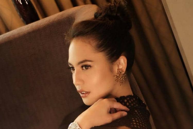 Instagram.com/@pevpearce