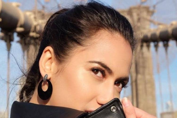 Instagram.com/@pevpearce