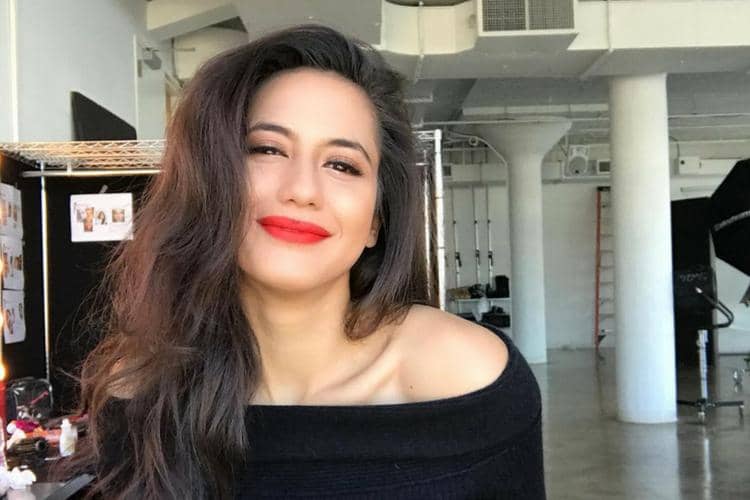 Instagram.com/@pevpearce