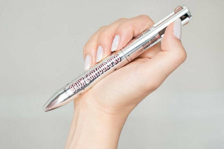 Instagram.com/@ benefitcosmetics