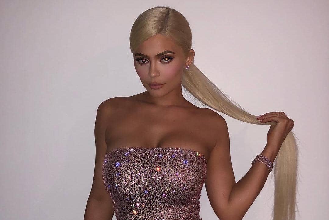 5 Fakta Unik Dibalik B’day Jumpsuit $8,000 Milik Kylie Jenner
