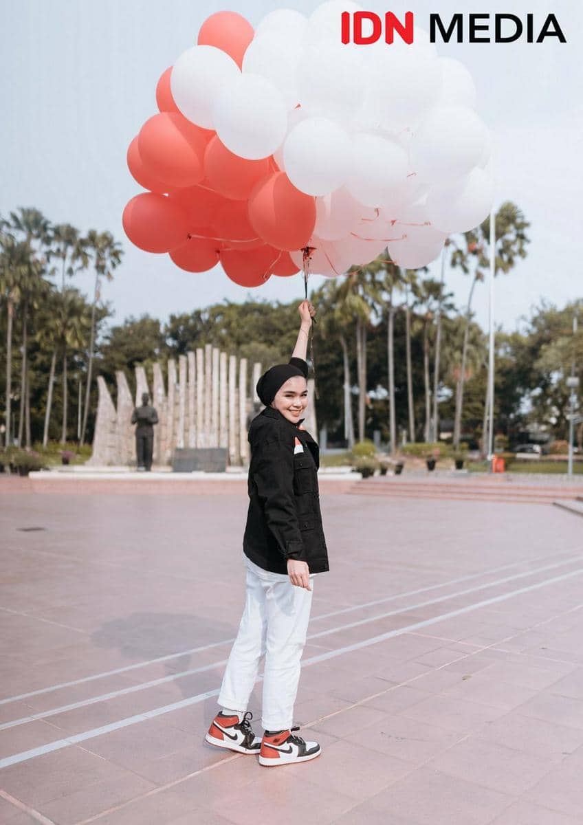 Supported by: Kemendikbud (Indonesiana),Wardrobe: Erigo, Location: Monumen Proklamasi, Make Up Artist: Giovannivika (Hellobeauty.id),Photographer: Ismail Ibnu Pasha