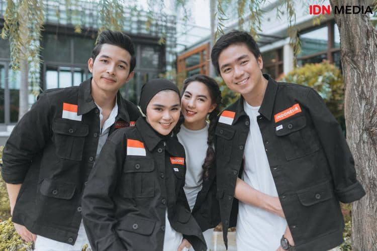 Supported by: Kemendikbud (Indonesiana),Photographer: Ismail Ibnu Pasha, Makeup: hellobeauty.id (davinastmaymua),Wardrobe: Erigo, Location: Monumen Proklamasi