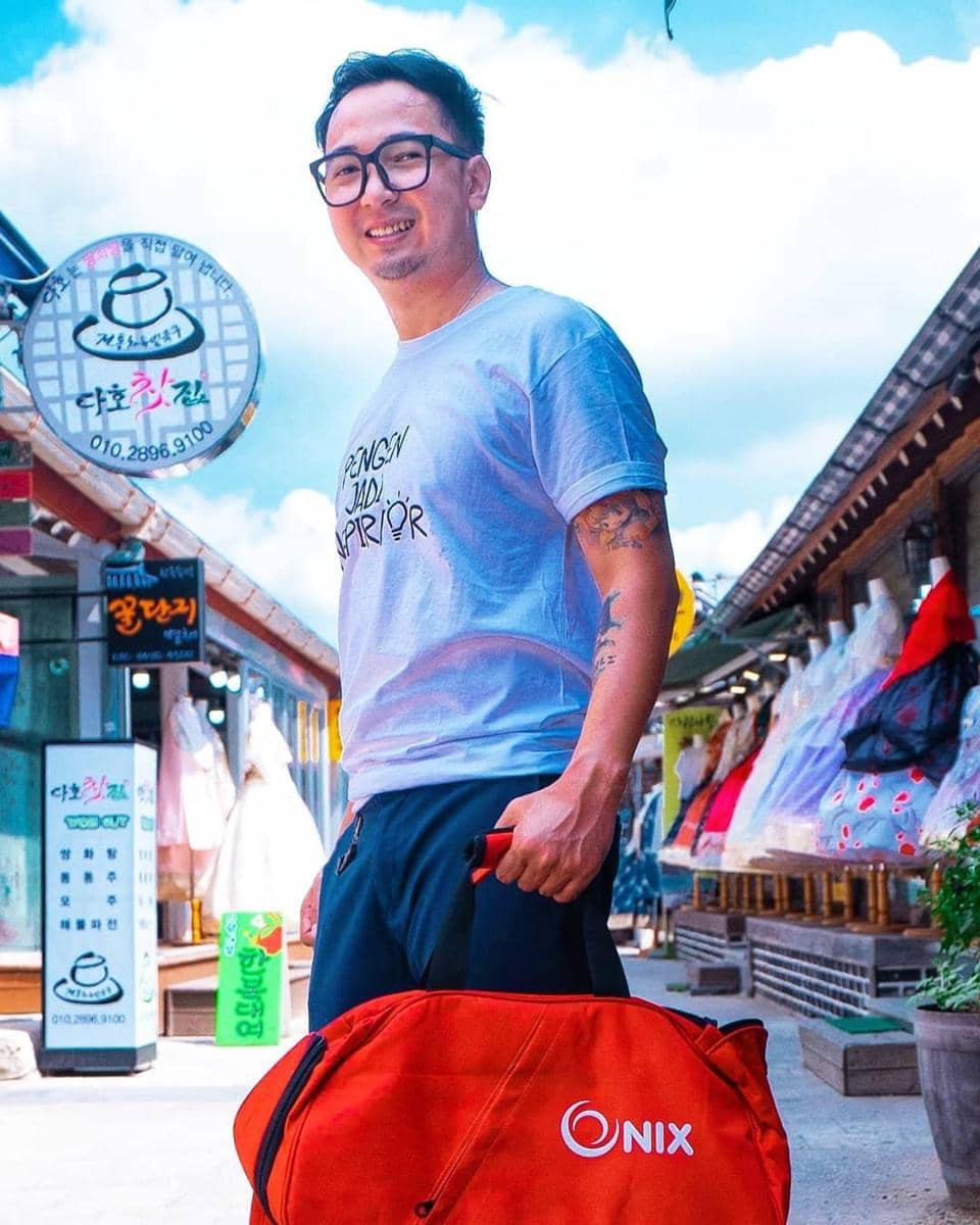 Instagram.com/edhozell