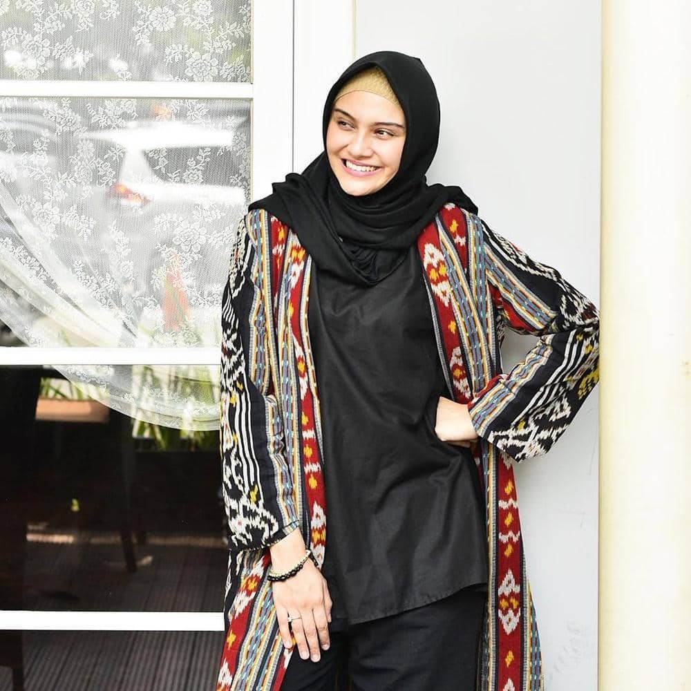 Instagram.com/zeezeeshahab