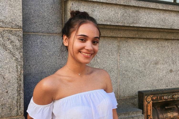 Instagram.com/@auroraribero