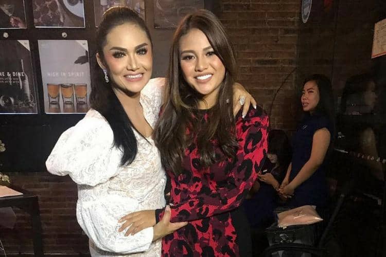 Instagram.com/@aurelie.hermansyah/@ krisdayantilemos