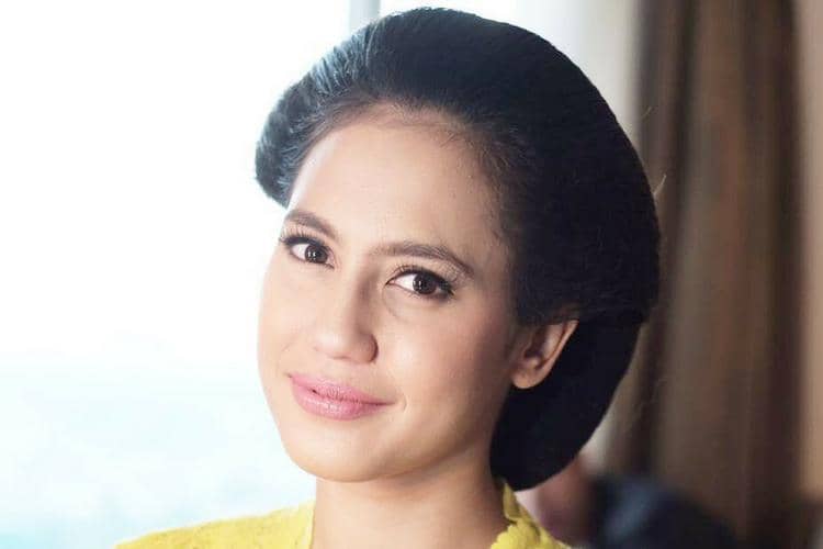 instagram.com/pevpearce