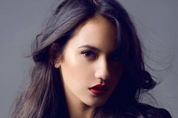 instagram.com/pevpearce