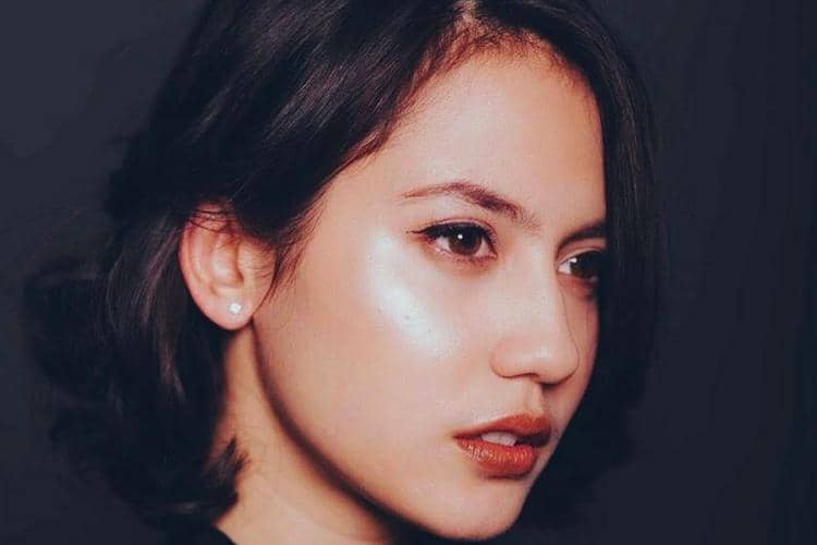 instagram.com/pevpearce