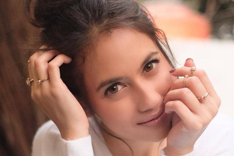 instagram.com/pevpearce